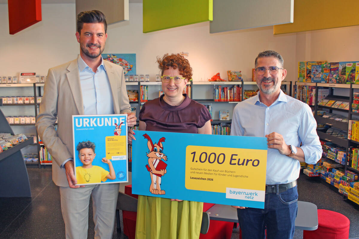 Bibliothek Markt Manching erhält „Lesezeichen“ – Bayernwerk unterstützt Leseförderung mit 1.000 Euro