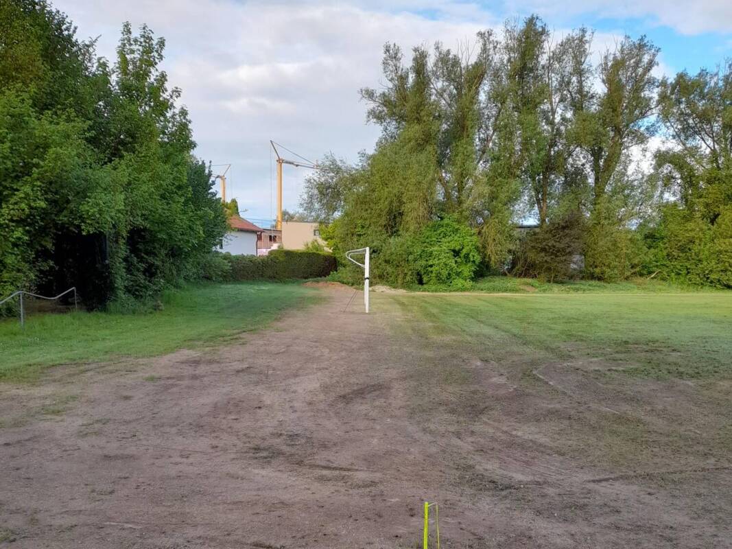 Fußballplatz am Niederstimmer Weiher: Arbeiten nahezu abgeschlossen